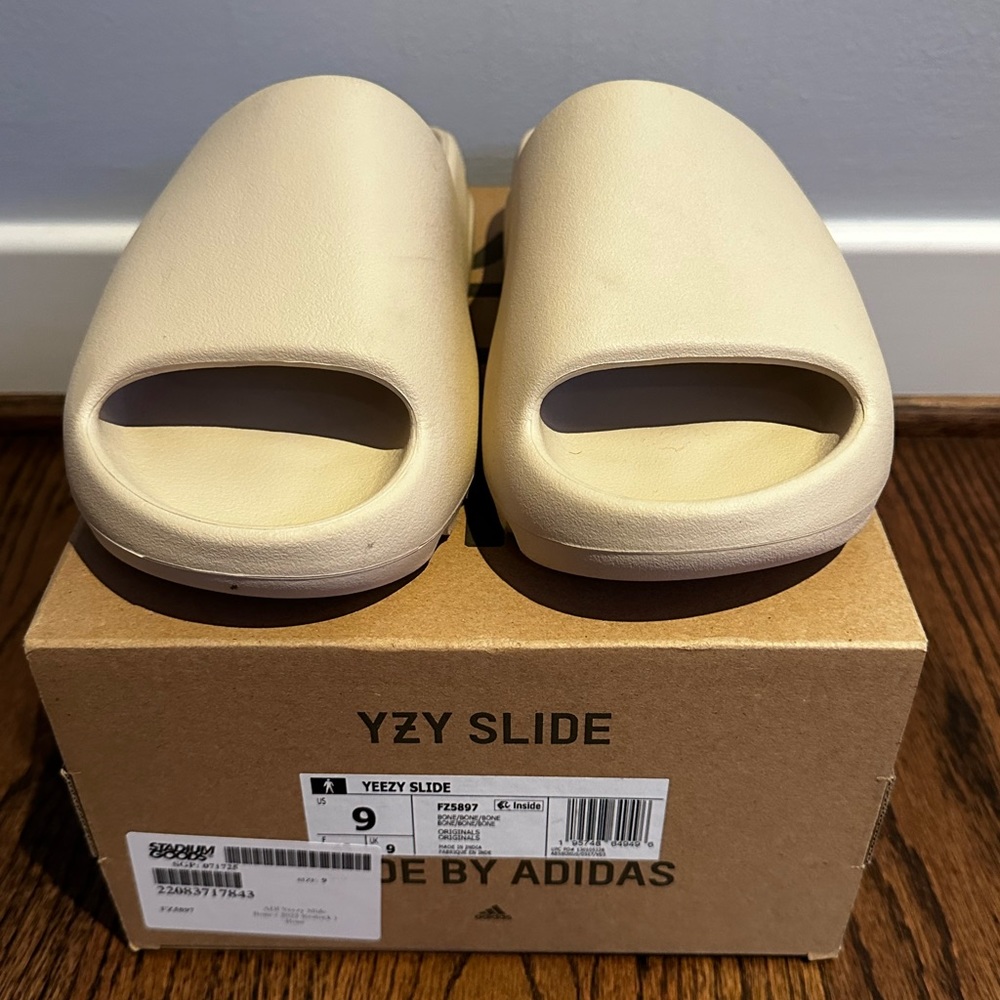 Yeezy Slide Bone Size 9